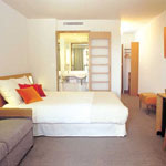 Hen : Luxury accommodation details...