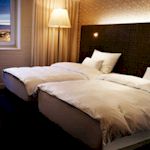 Hen : Superior Accommodation