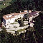 Hen : Luxury accommodation details...
