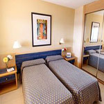 Hen : Standard Accommodation