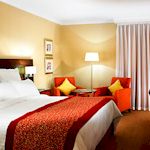 Hen : Luxury Deluxe Accommodation
