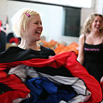 Hen : Can-Can Dancing details...