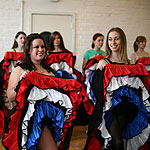 Hen : Can-Can Dancing details...