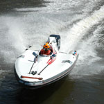 Hen : Speed Boat Ride