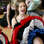 Hen : Can-Can Dancing details...