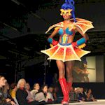 Hen : Catwalk Divas details...