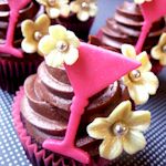 Hen : Cupcakes and Cocktails