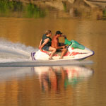 Hen : Jet Skiing Hen : Jet Skiing