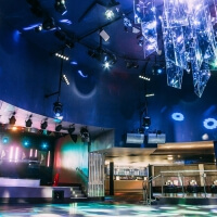 Hen : Nightclub