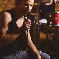 Hen : Pop Video details...