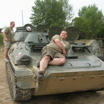 Hen : Action Girls : Tank Driving Experience