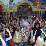 Hen : Greek Night