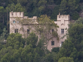 Barcelona Castle Accommodation