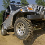 Hen : Off Road 4x4 and Comedy